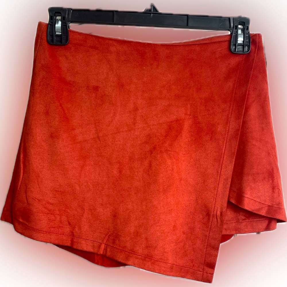 ONLY WORN ONCE - Vestique Suede skort - Burnt Orange - size: S